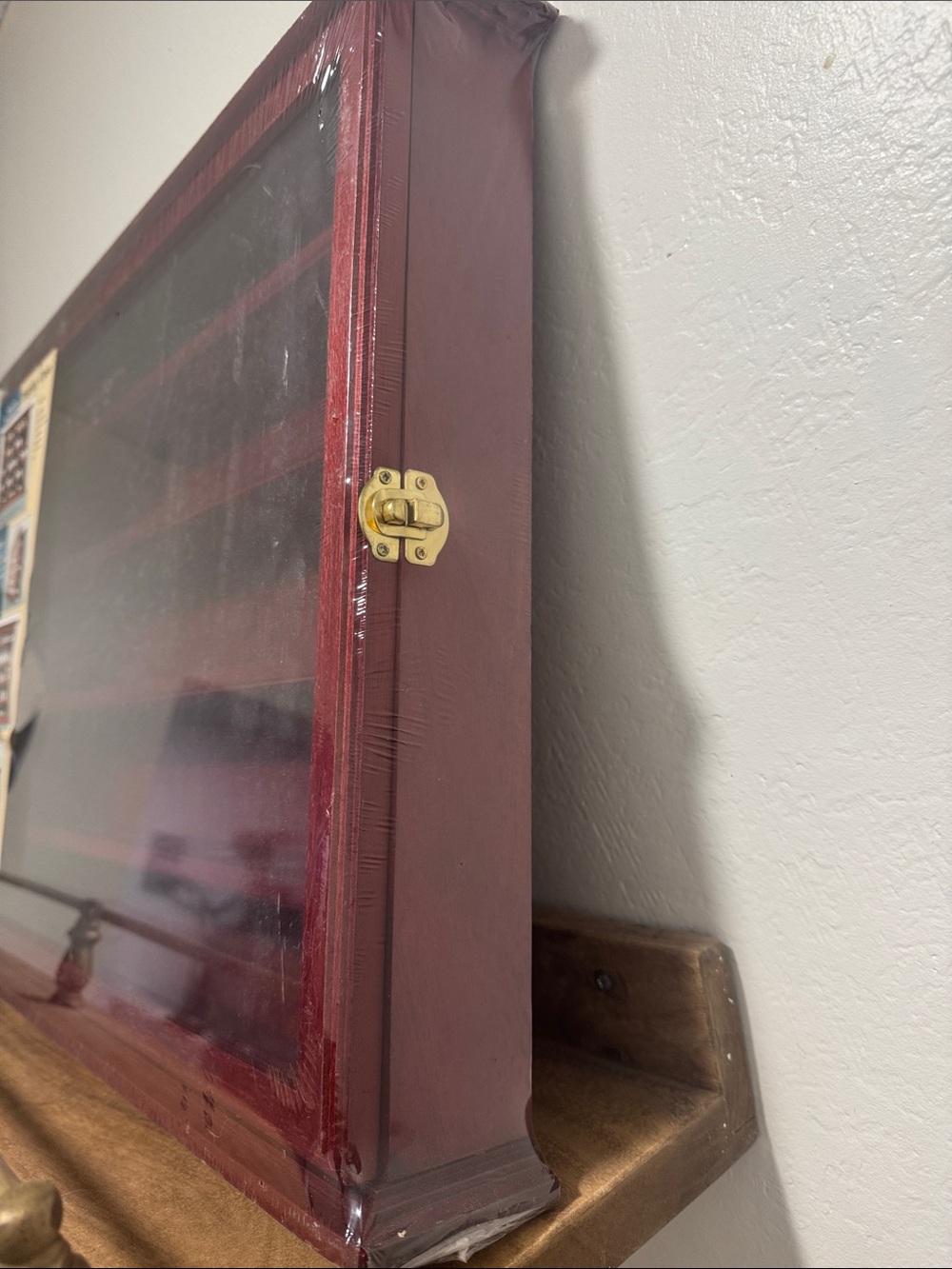 New display case - Picture 3 of 4